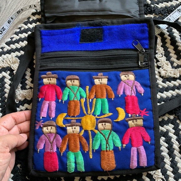 VTG Guatemalan, embroidered, crossbody bag - Picture 3 of 6